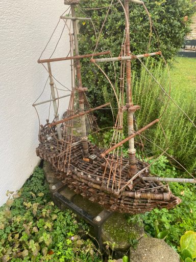 Schiff als Gartendeko